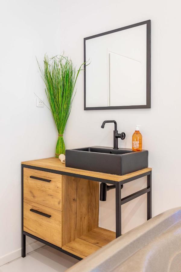 Love Room Jacuzzi Sauna Privatif Marseille Ngoại thất bức ảnh